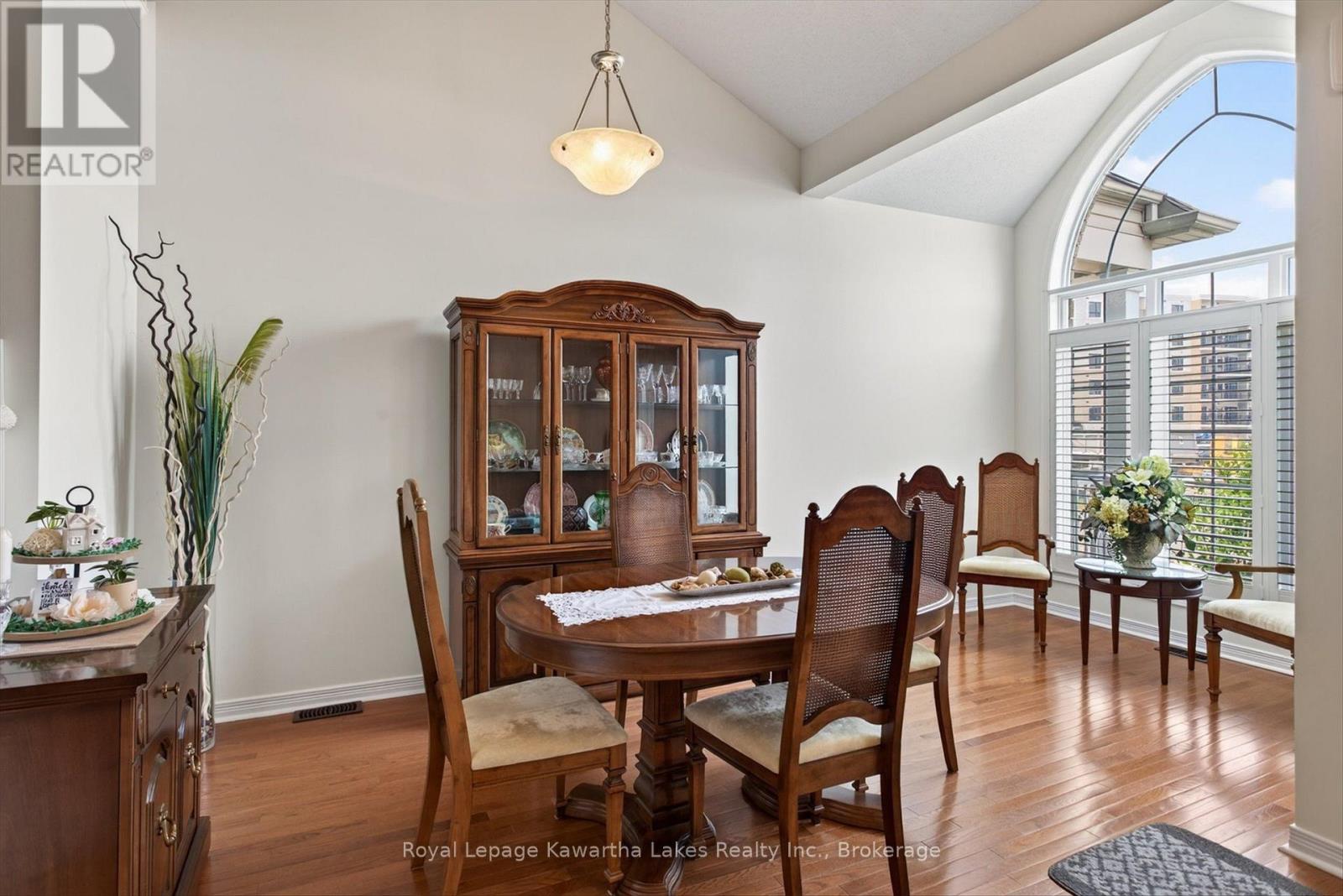 42 DEACON CRESCENT - Image 6