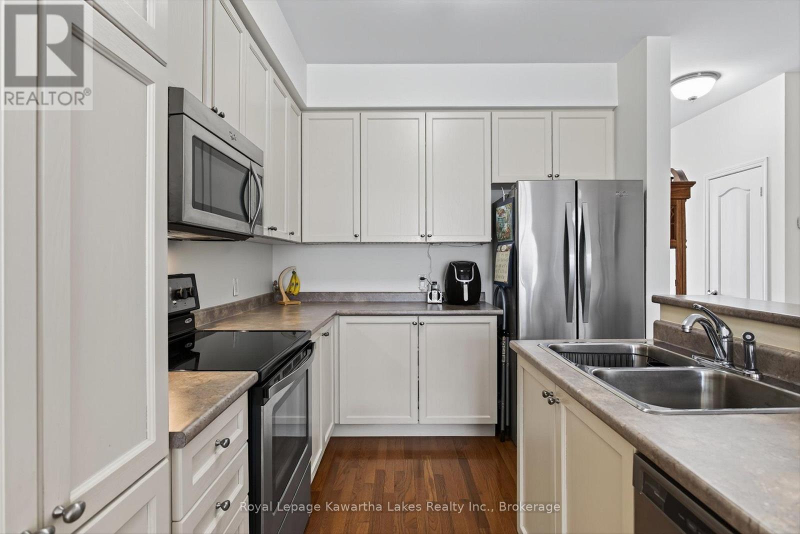 42 DEACON CRESCENT - Image 9