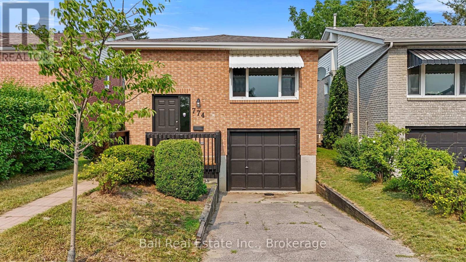 774 MOUNTAIN ASH ROAD - 1