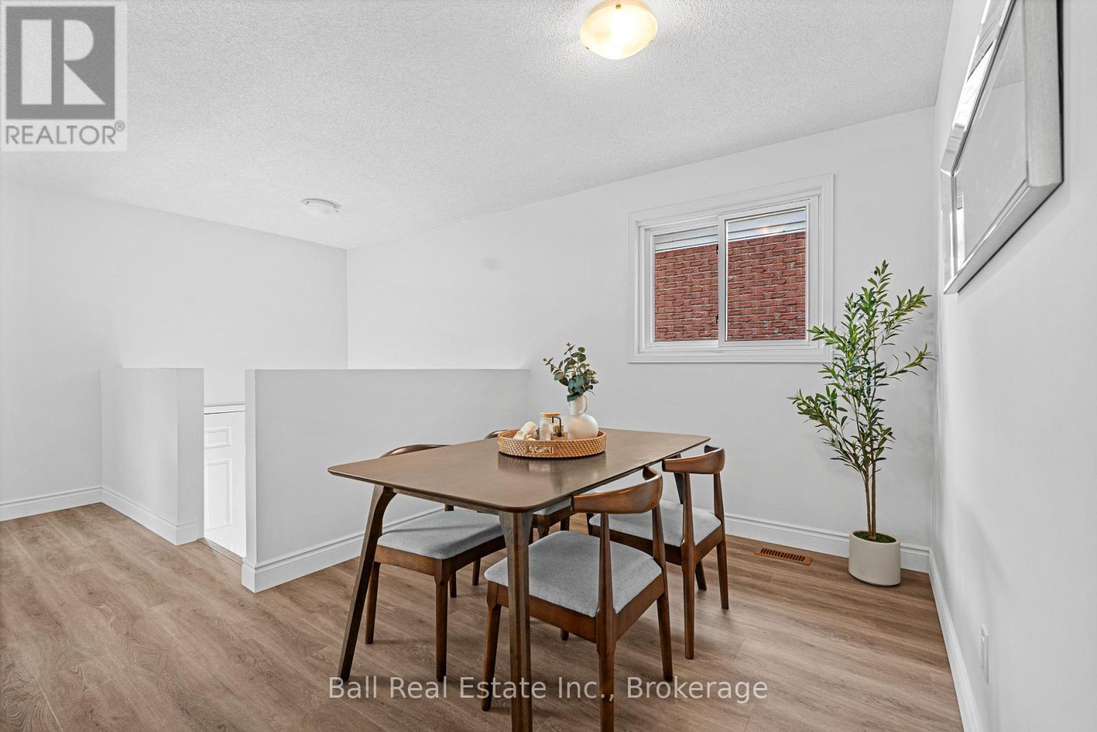 774 MOUNTAIN ASH ROAD - 16