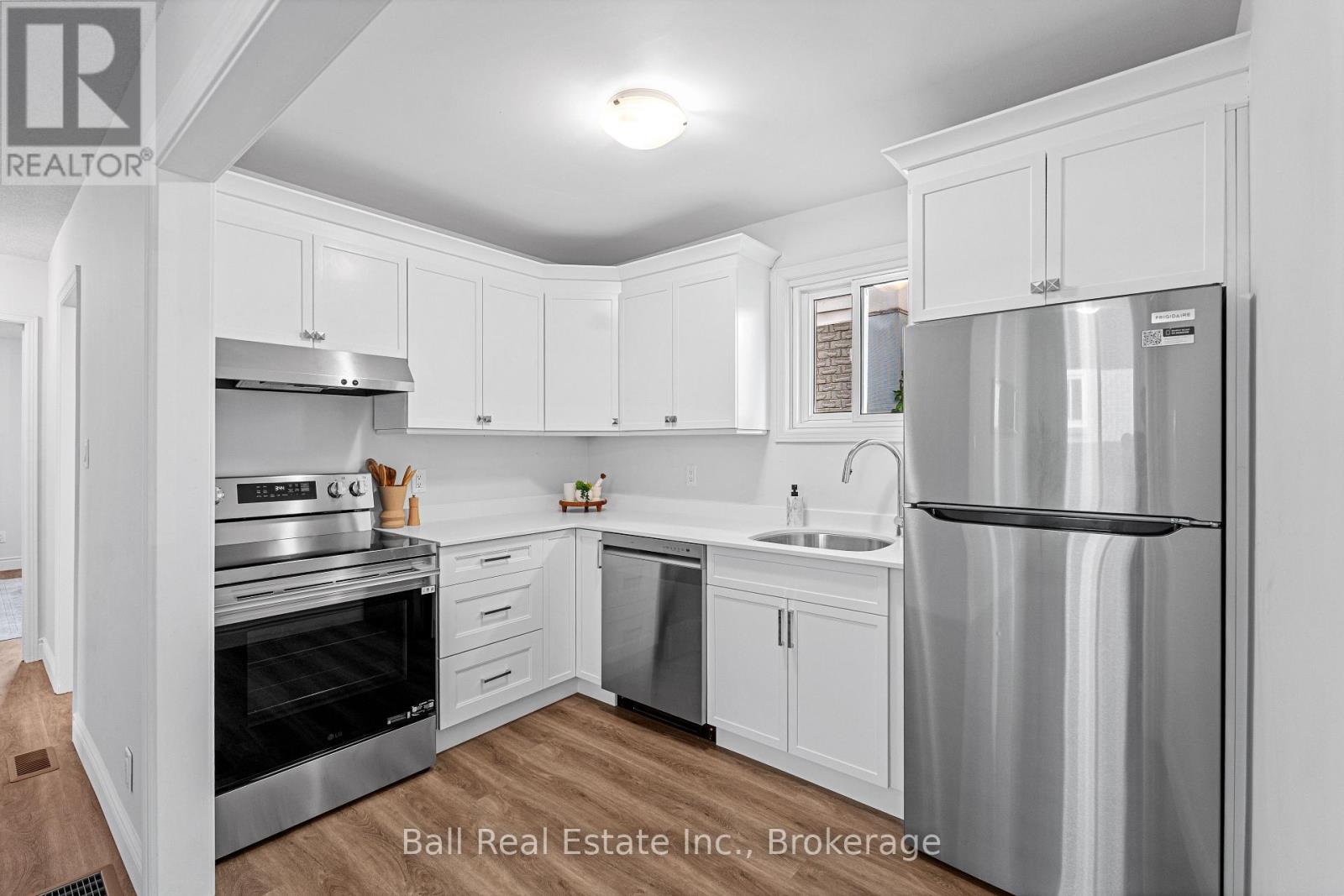 774 MOUNTAIN ASH ROAD - 21