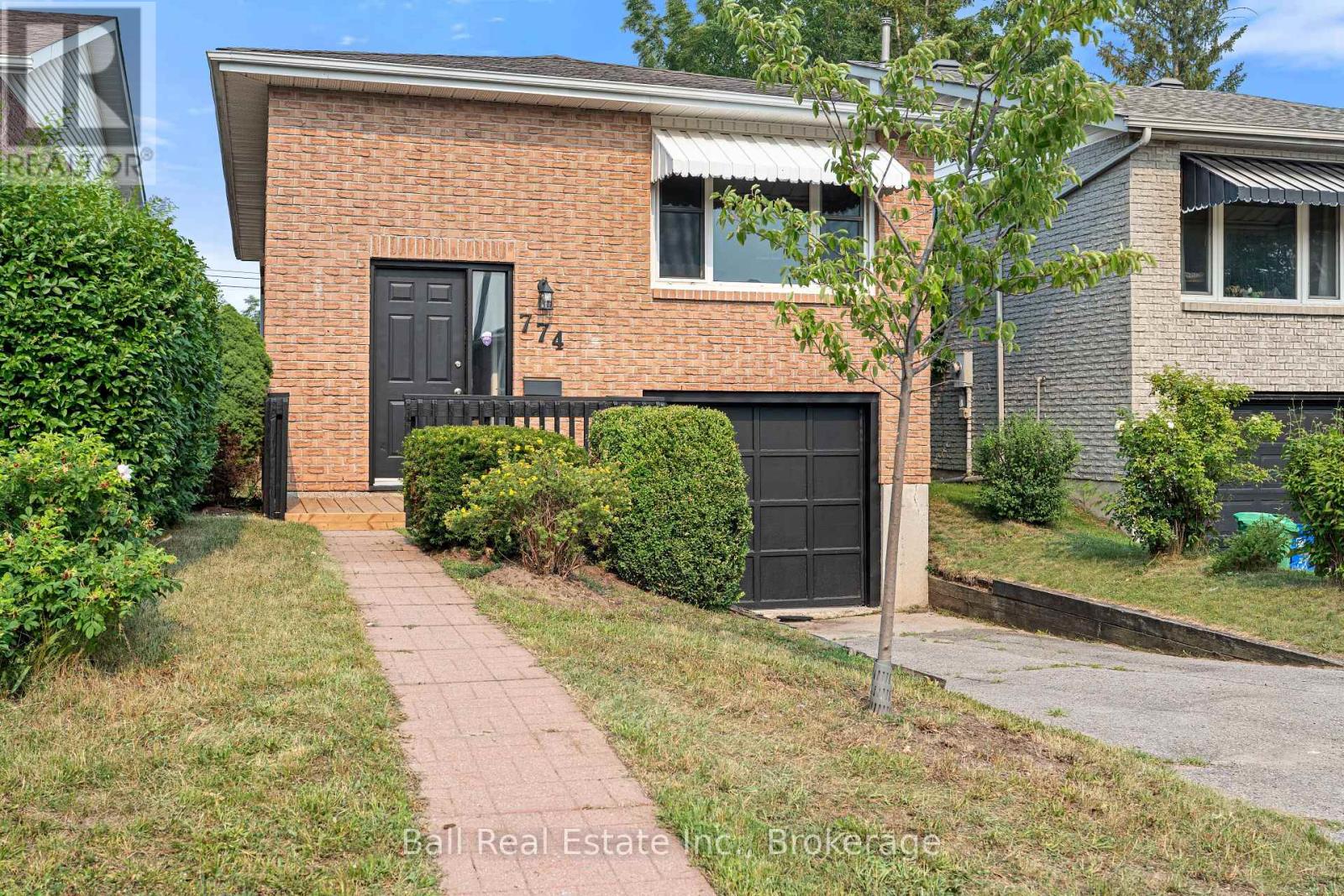774 MOUNTAIN ASH ROAD - 3