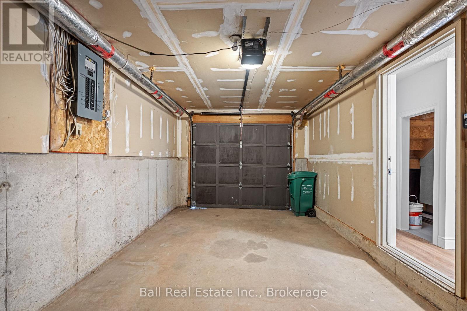 774 MOUNTAIN ASH ROAD - 41