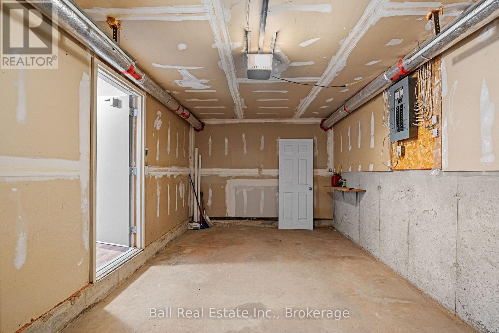 774 MOUNTAIN ASH ROAD - 42