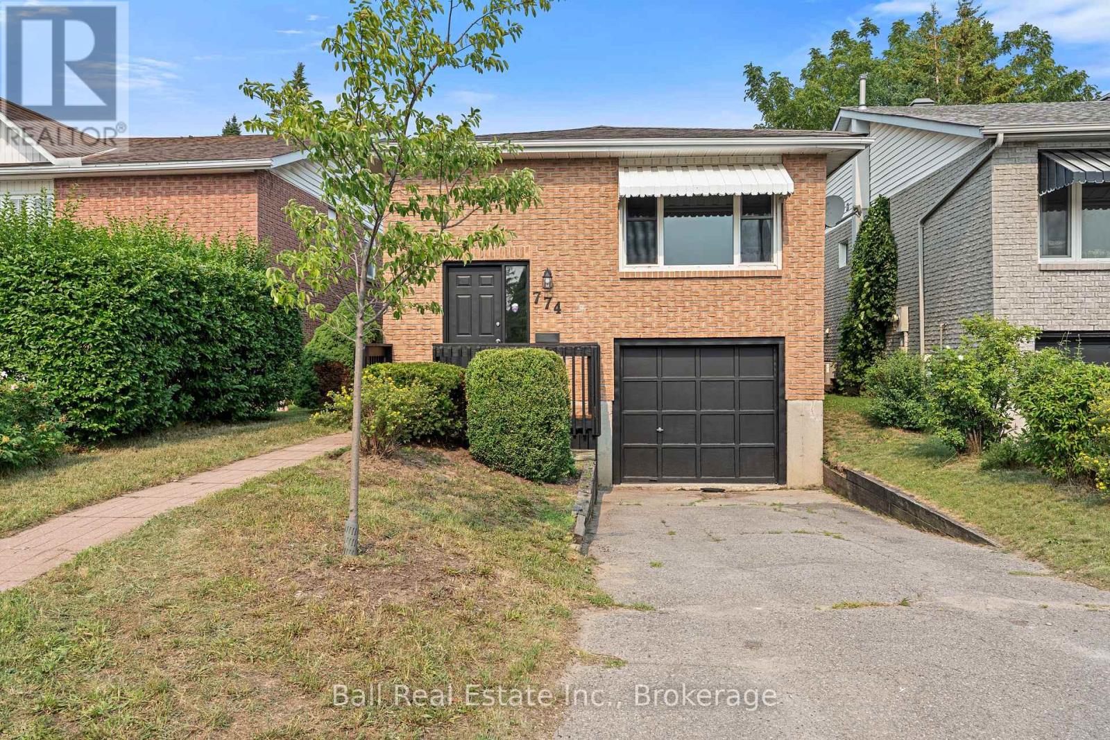 774 MOUNTAIN ASH ROAD - 5