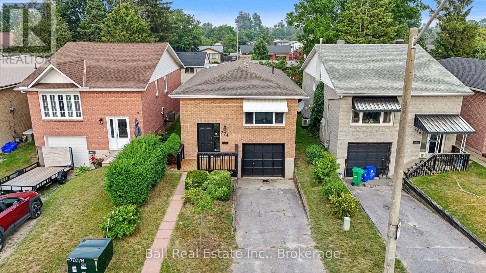 774 MOUNTAIN ASH ROAD - 6