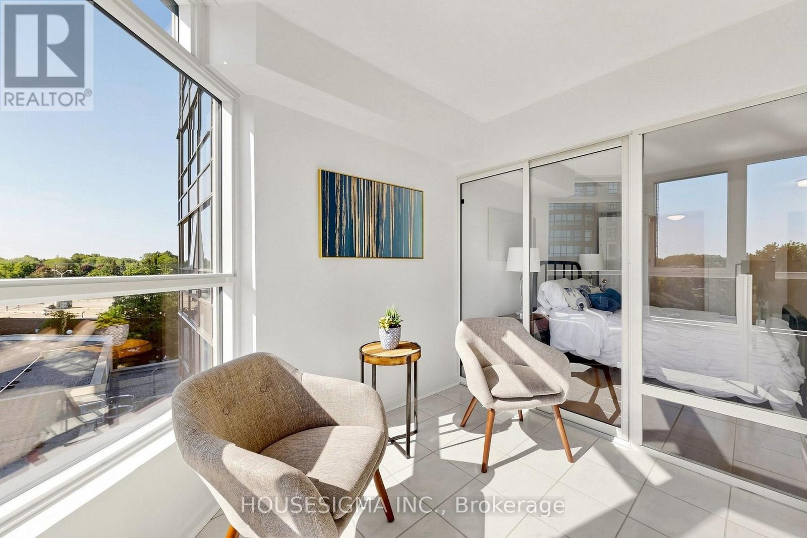 #401 3231 EGLINTON AVENUE E - 10