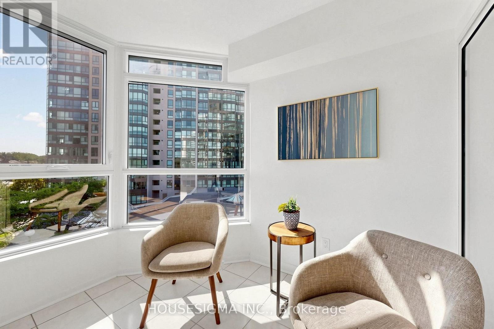 #401 3231 EGLINTON AVENUE E - 11