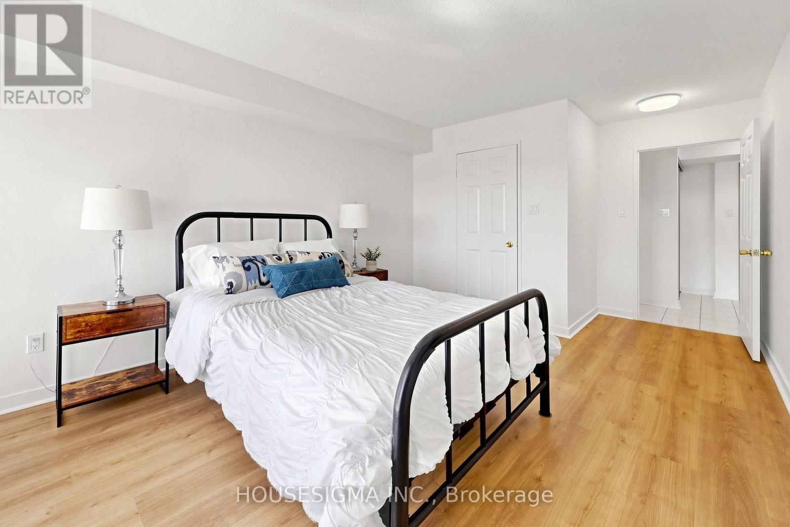 #401 3231 EGLINTON AVENUE E - 16