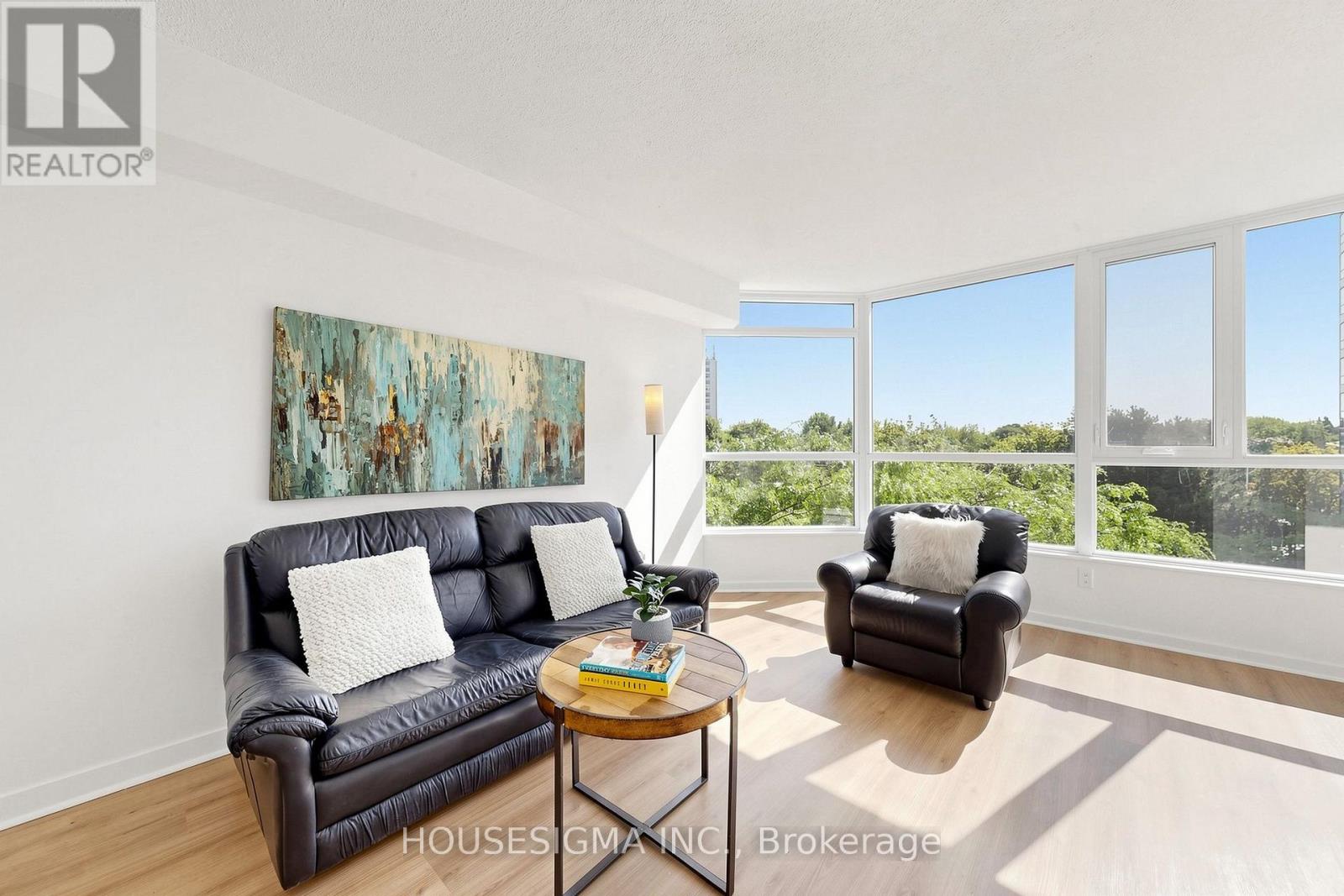 #401 3231 EGLINTON AVENUE E - 6