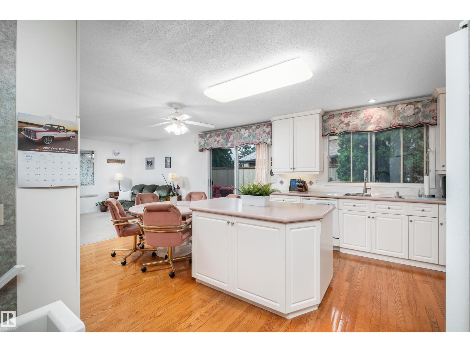 2408 115 ST NW - 16