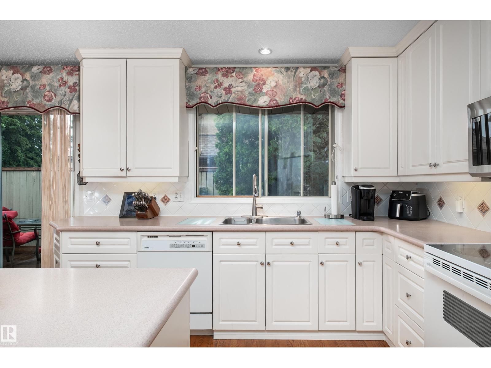 2408 115 ST NW - 17