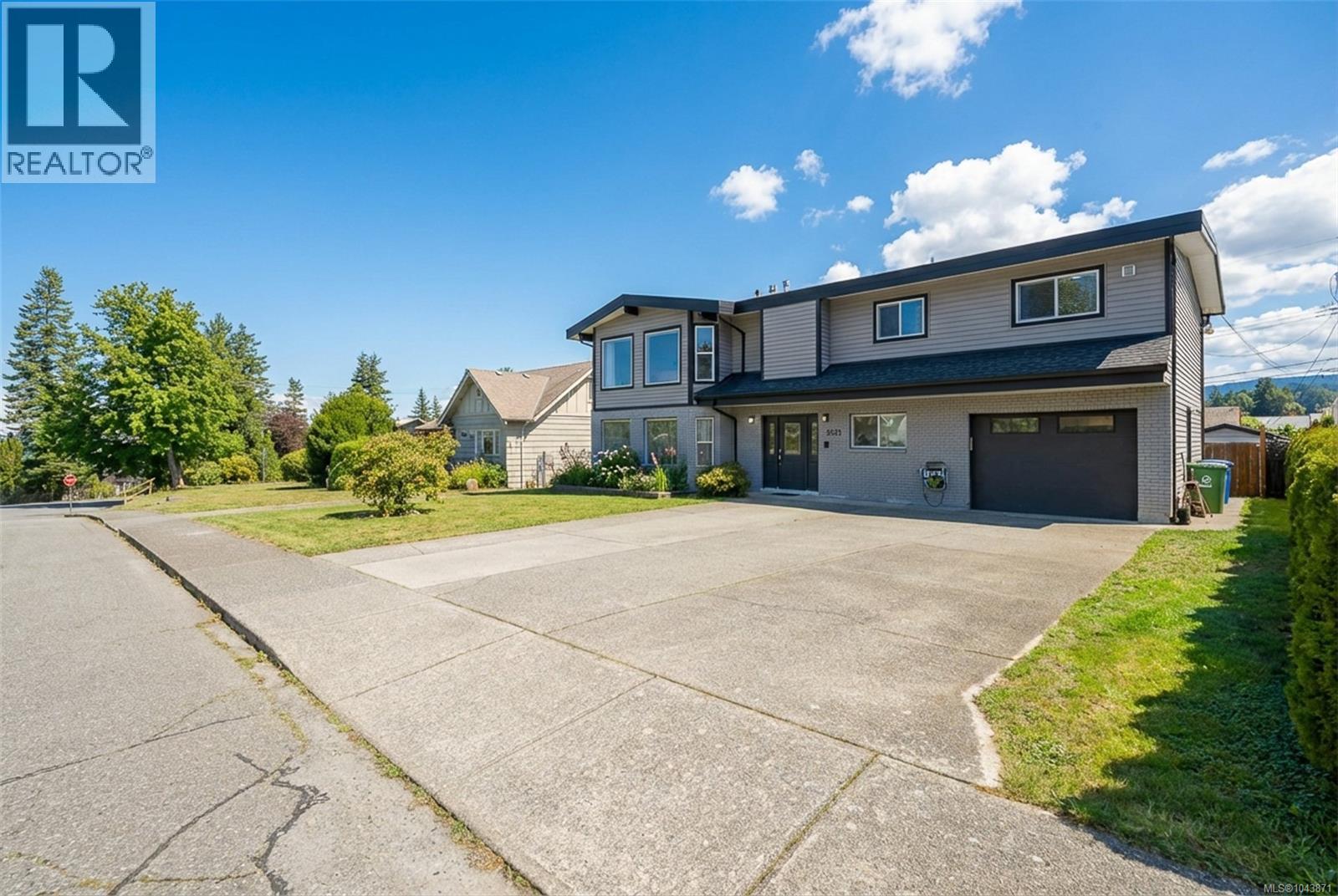3055 9th Ave - 2