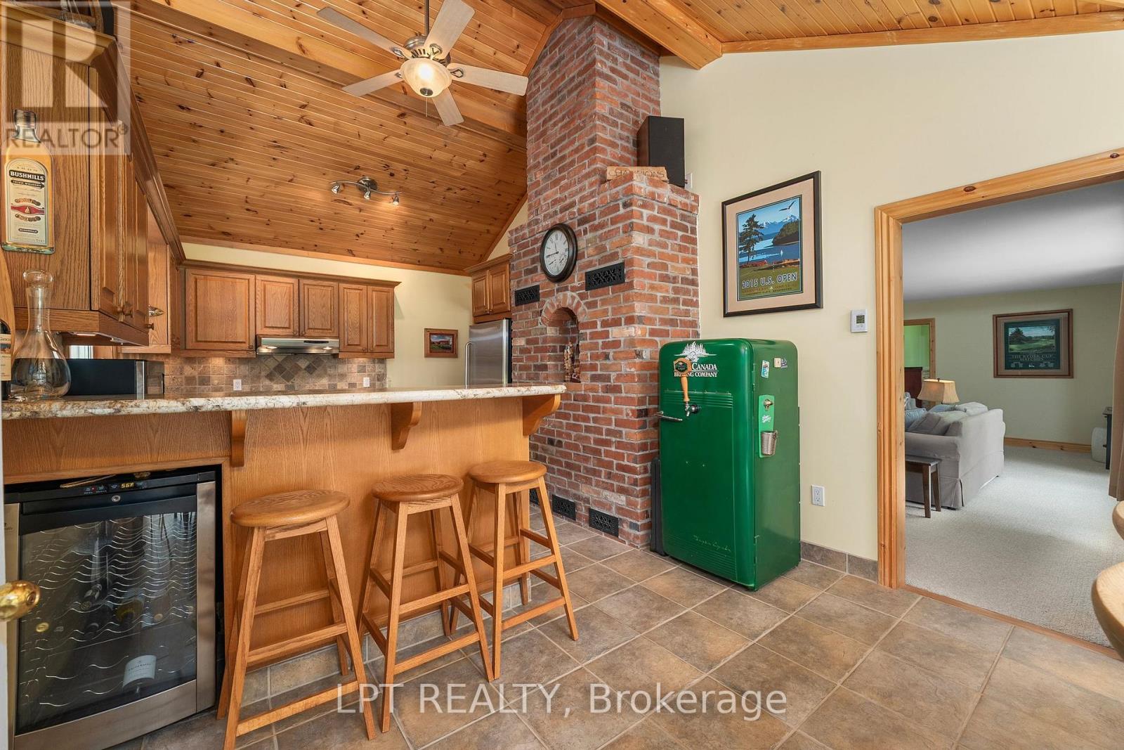 101 HEDGE ROAD - 14