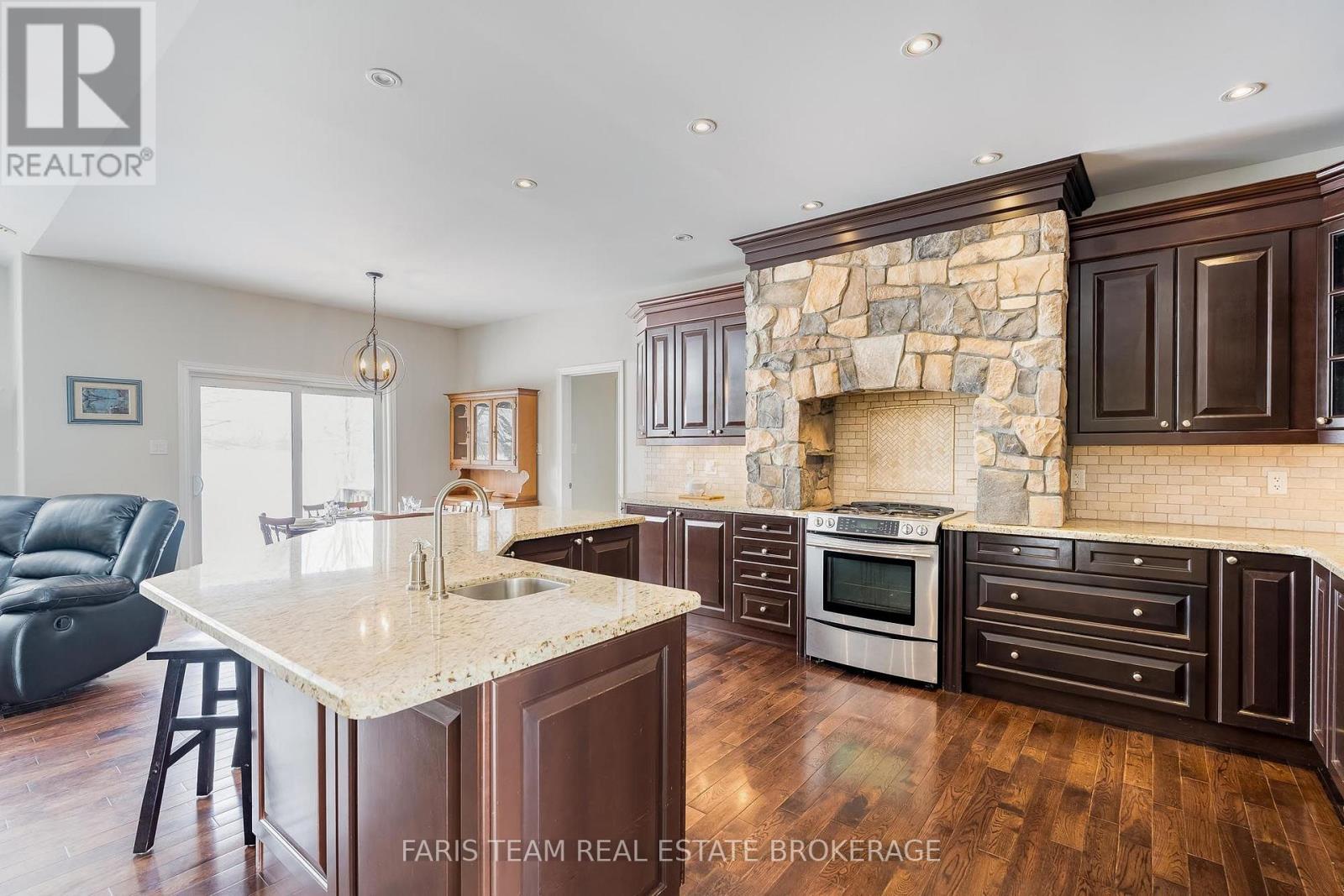 30 FISHER DRIVE - 6