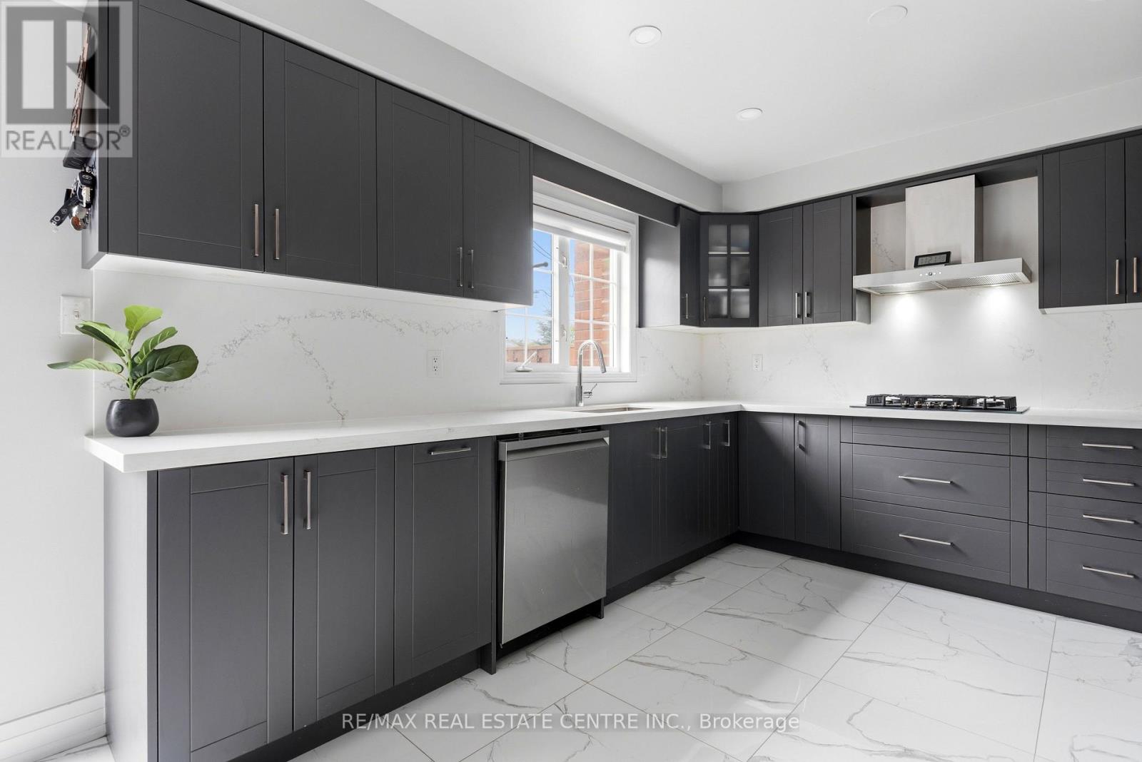 173 MONTE CARLO DRIVE - 18