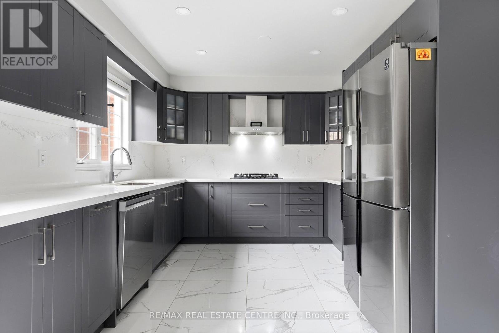 173 MONTE CARLO DRIVE - 36