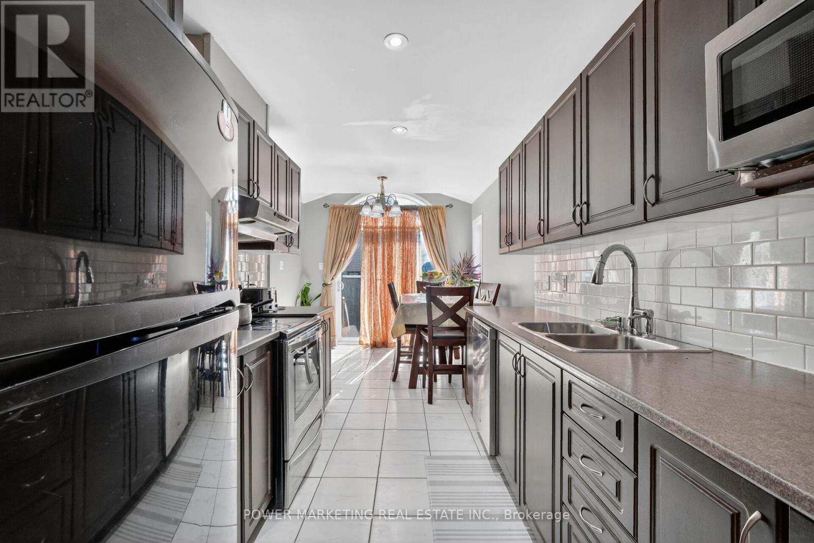 171 LERTA WAY - 13