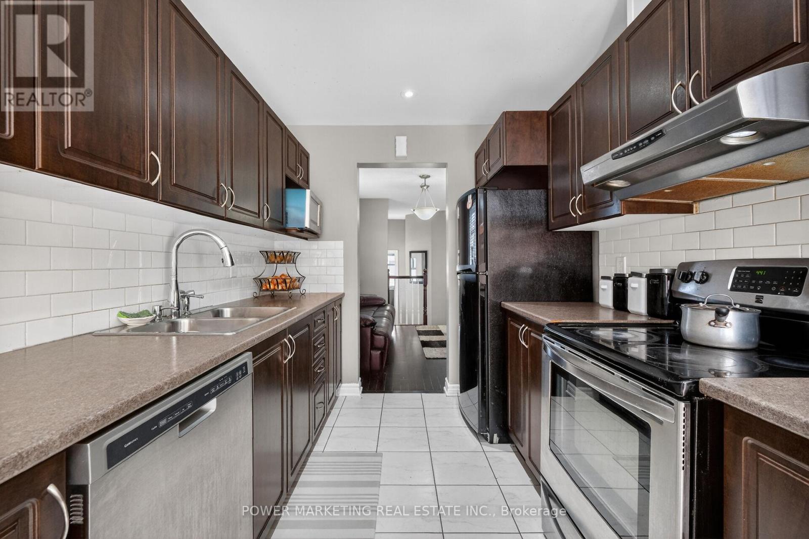 171 LERTA WAY - 16