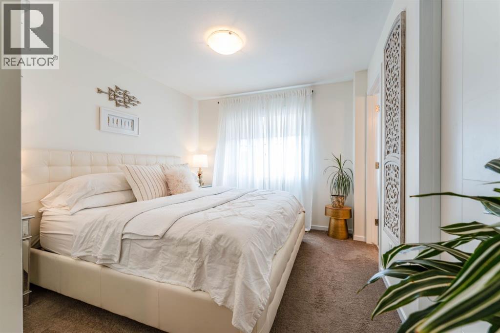 #5 490 Highlands Boulevard W - 27