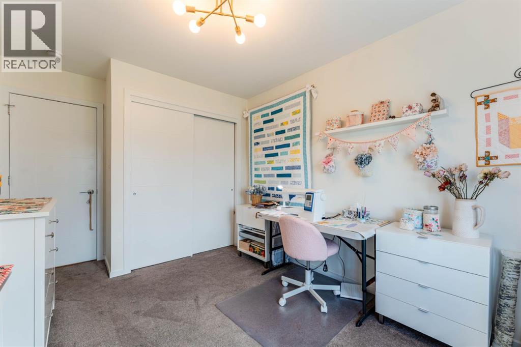 #5 490 Highlands Boulevard W - 19