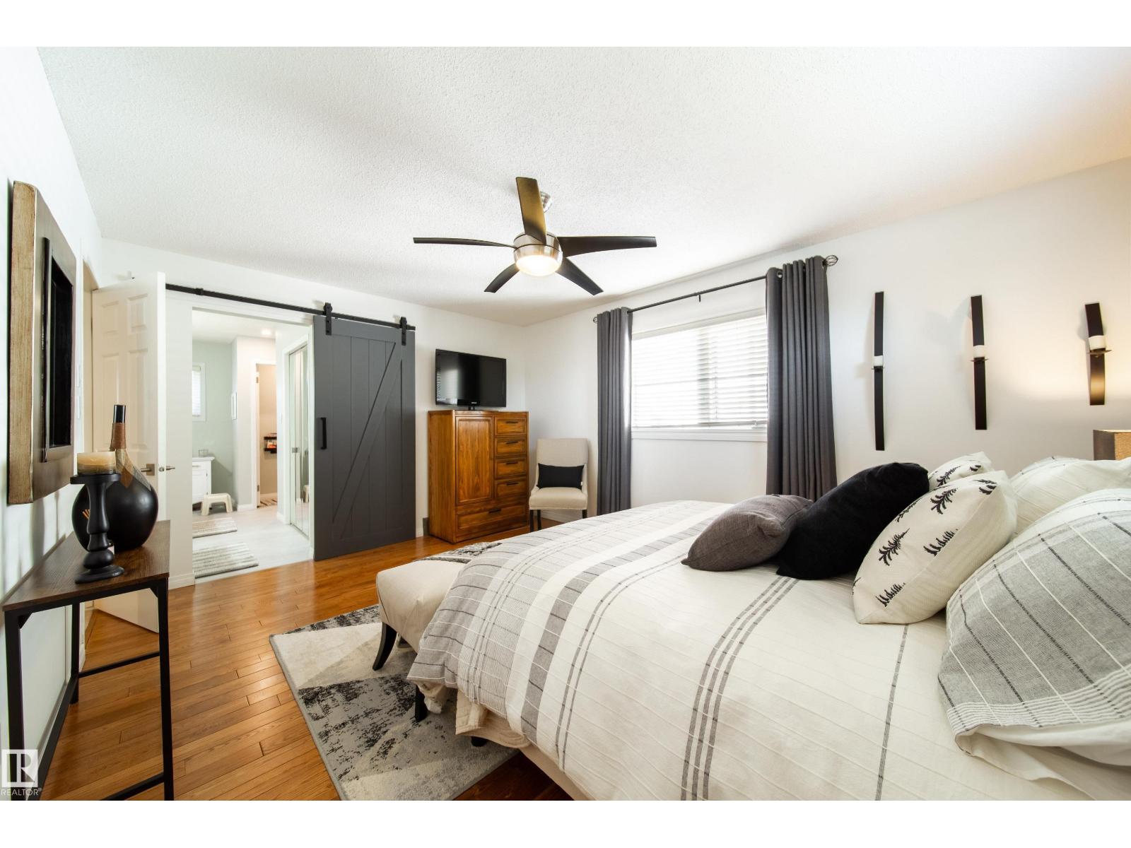 716 Hendra CR NW NW - 24