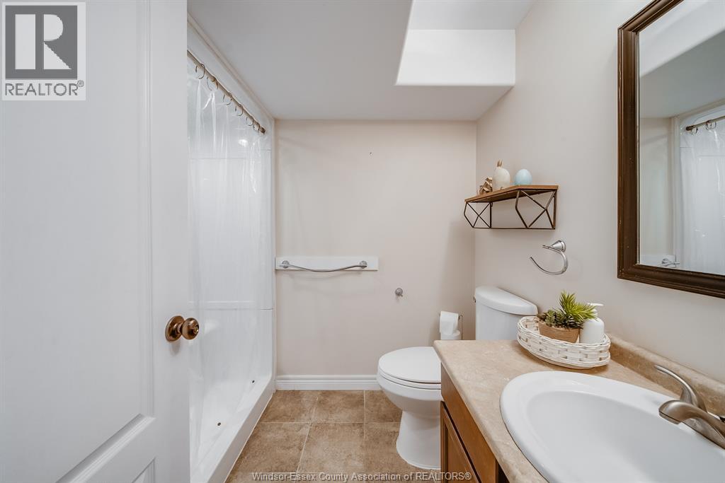 205 WHISPER CREEK CIRCLE - 38