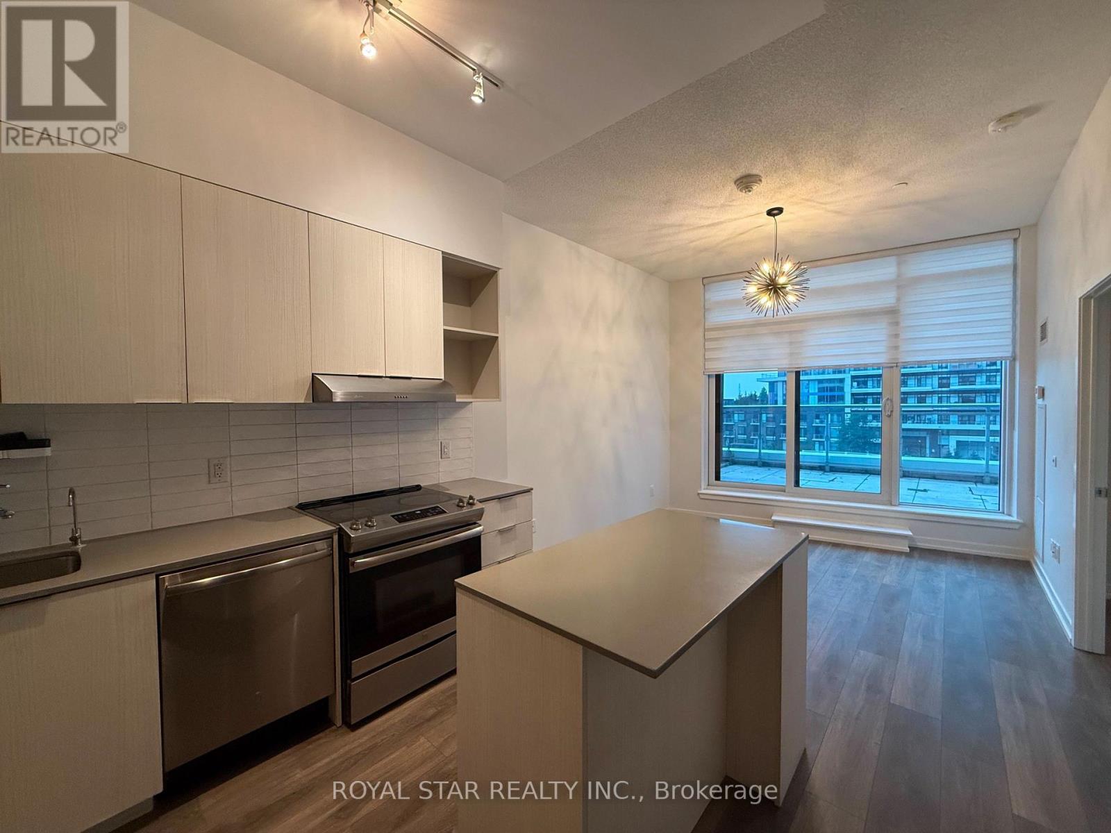 #323 2520 EGLINTON AVENUE W - Image 3