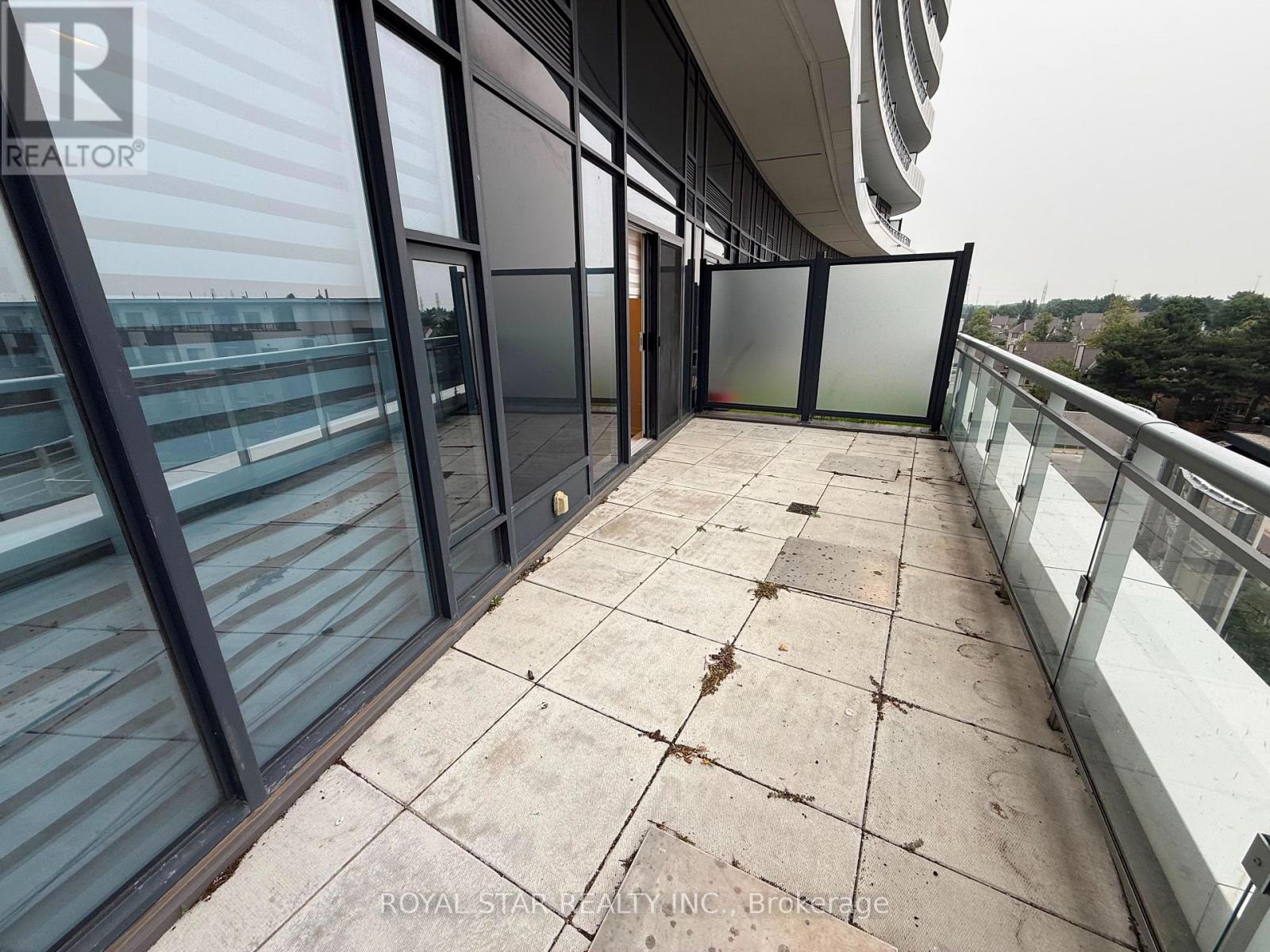 #323 2520 EGLINTON AVENUE W - Image 13
