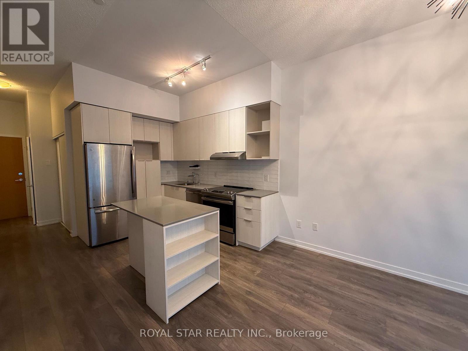#323 2520 EGLINTON AVENUE W - Image 8