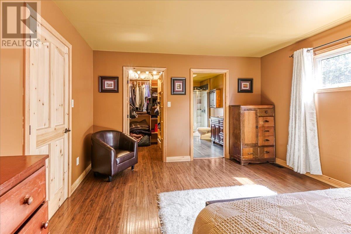 14 EVERGREEN LN - 19