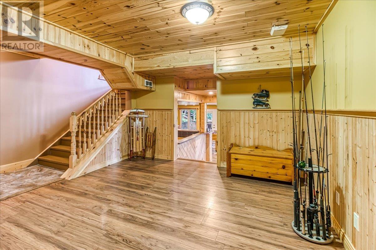 14 EVERGREEN LN - 26