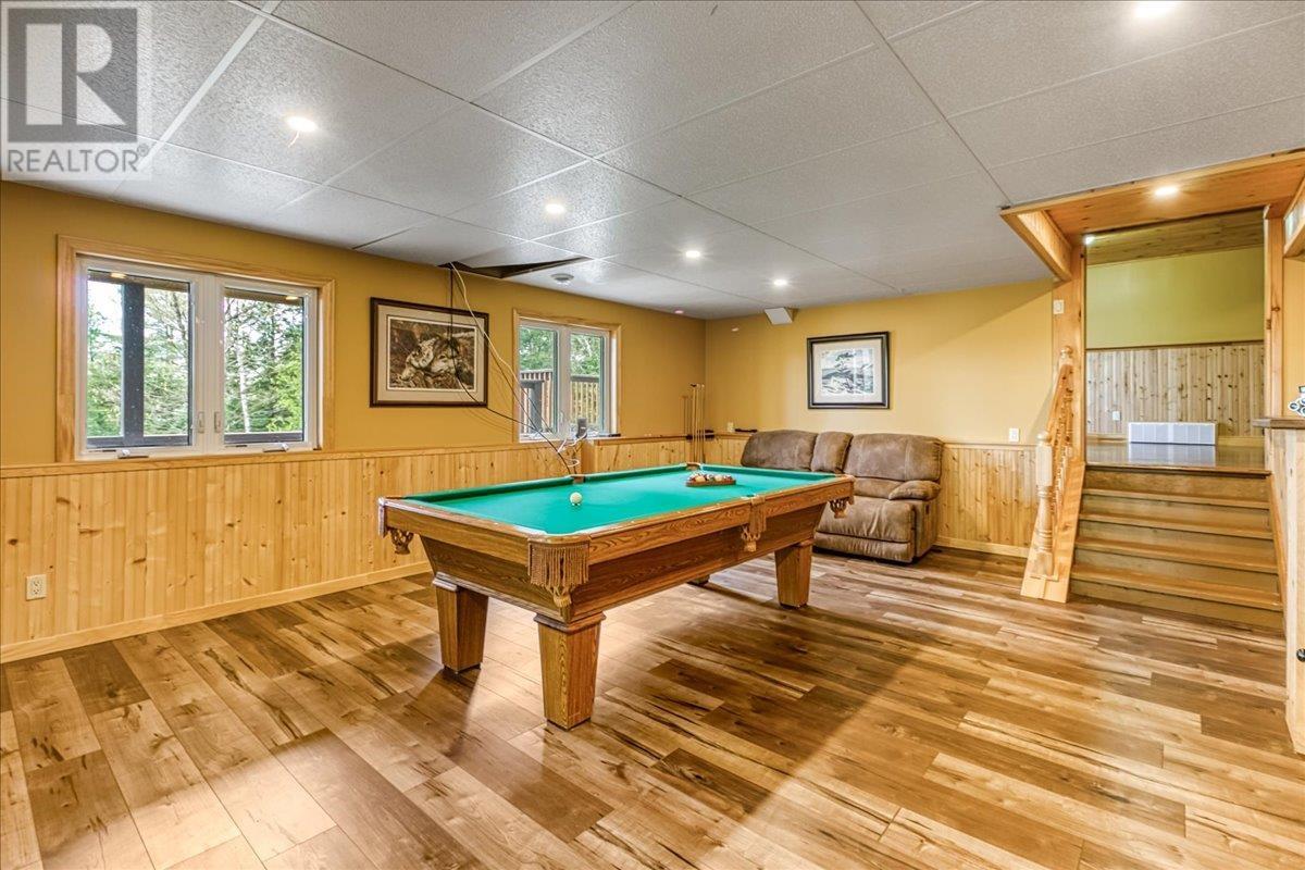 14 EVERGREEN LN - 28