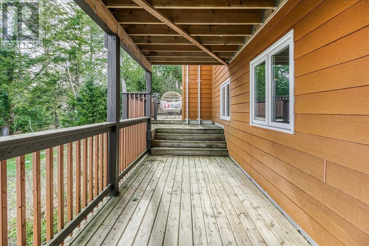 14 EVERGREEN LN - 7
