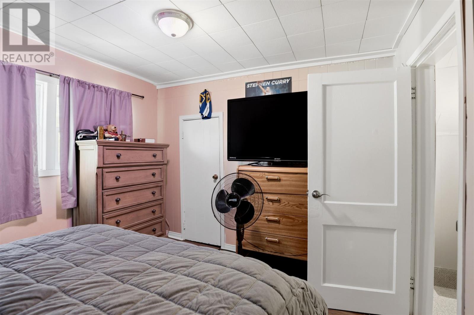 133 Grosvenor AVE - 19