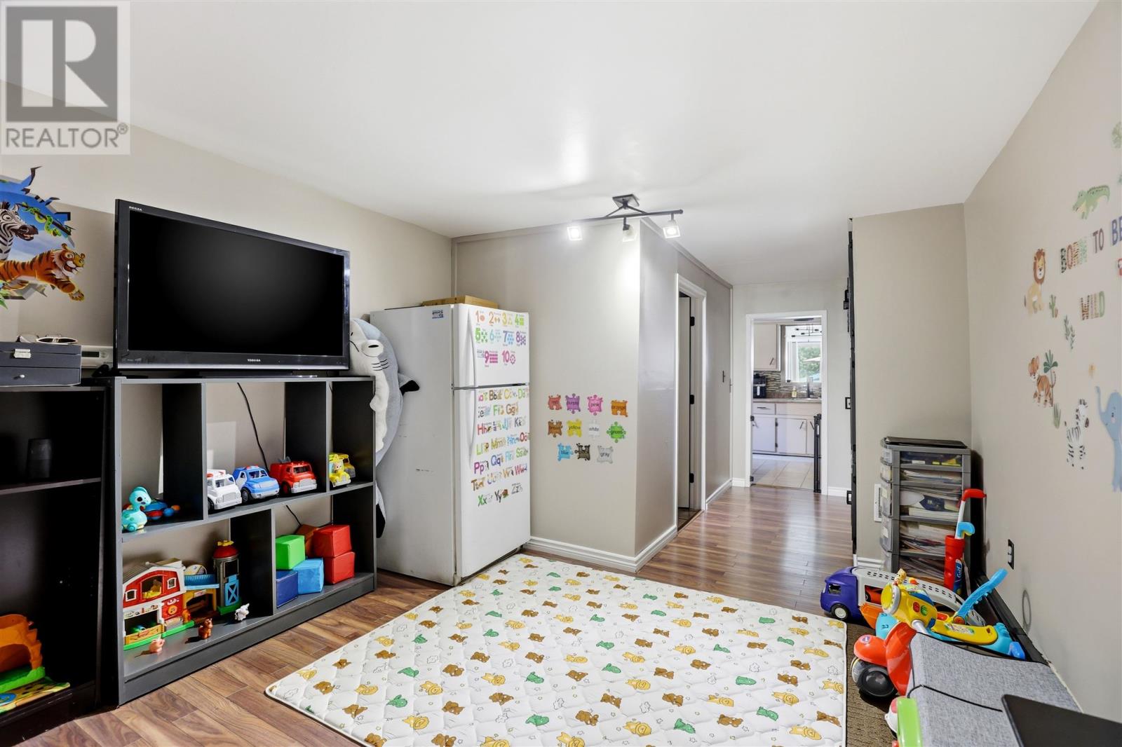 133 Grosvenor AVE - 12