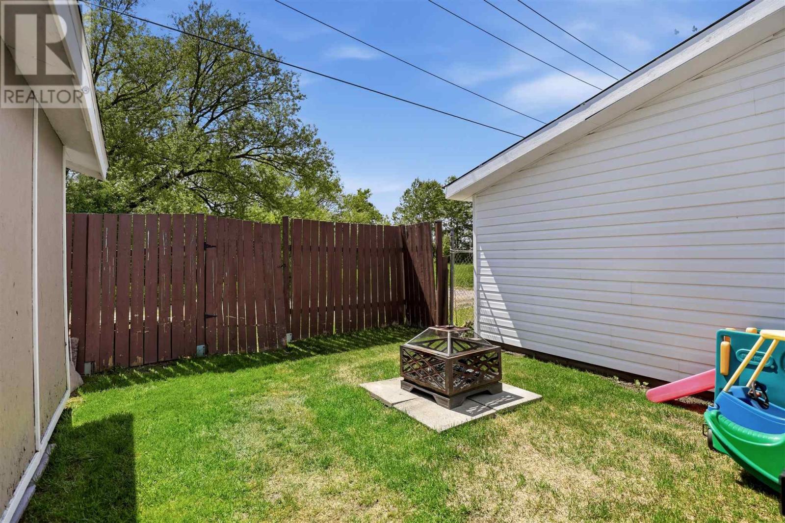 133 Grosvenor AVE - 33