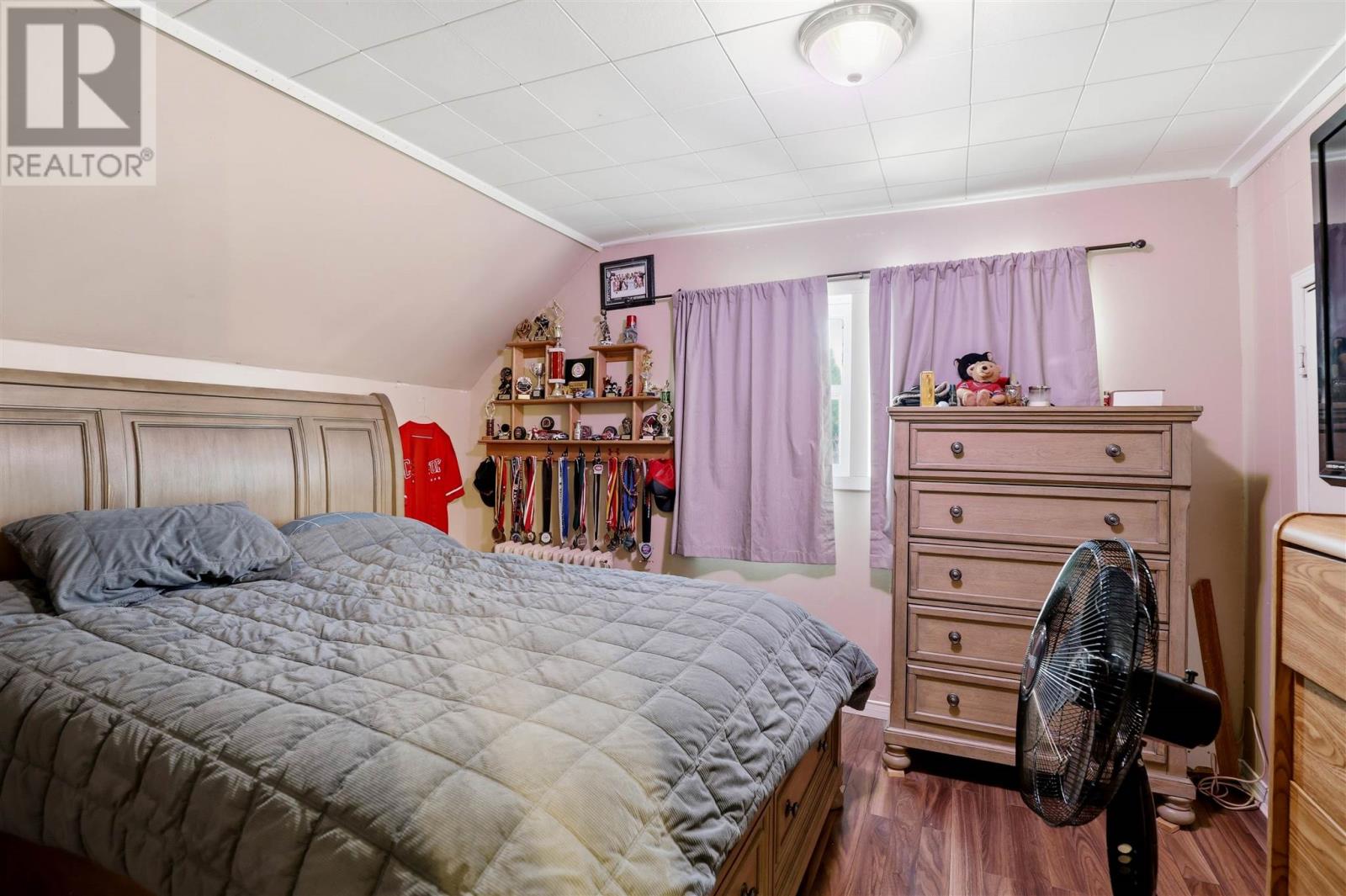 133 Grosvenor AVE - 21