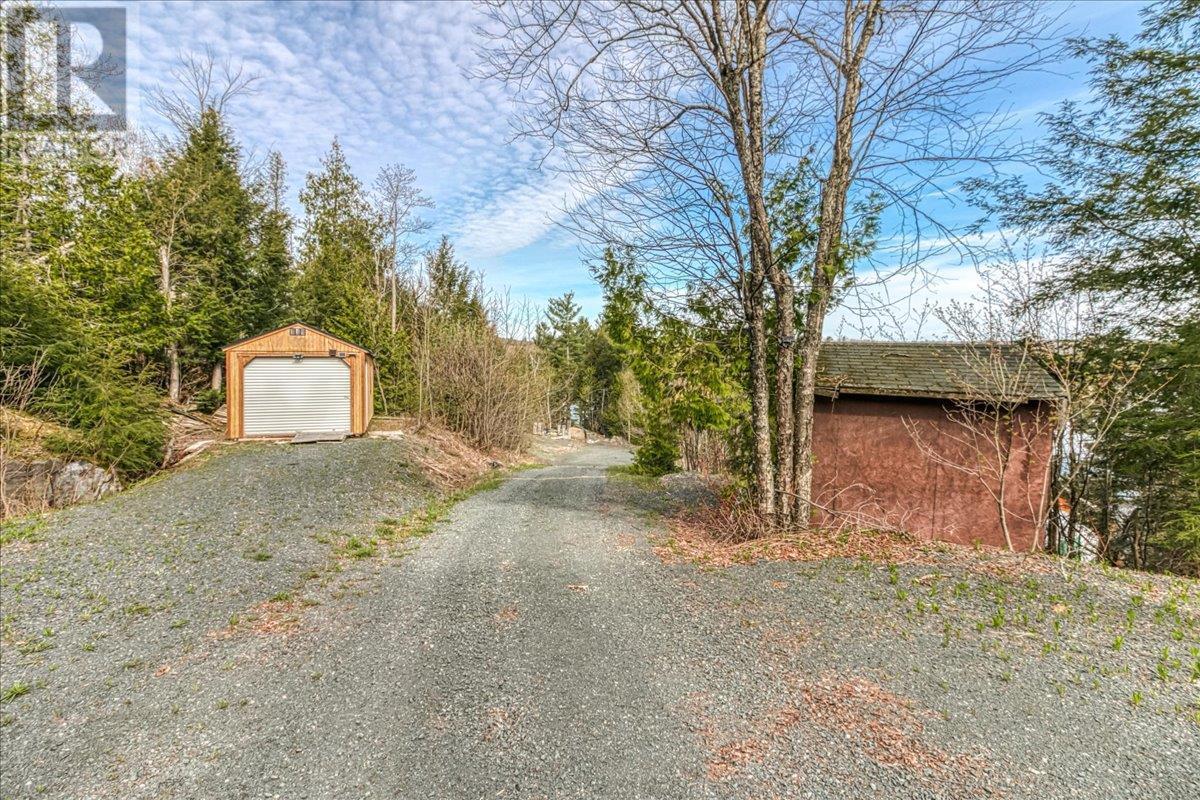 14 EVERGREEN LN - 37
