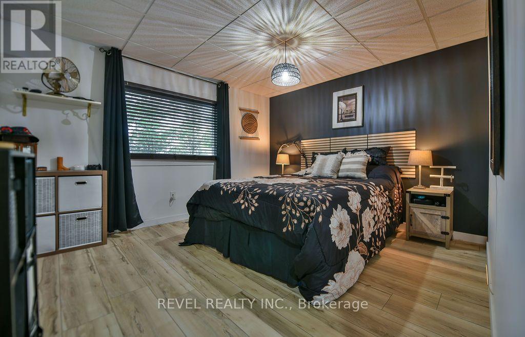 44 HOMESTEAD DRIVE - 17