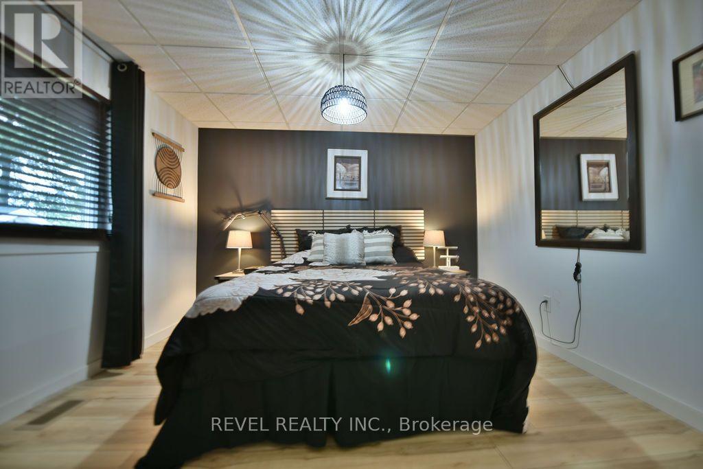 44 HOMESTEAD DRIVE - 18