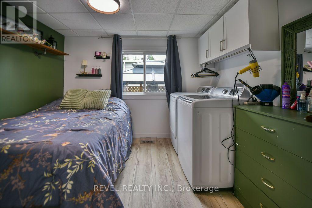 44 HOMESTEAD DRIVE - 22