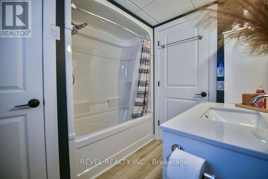44 HOMESTEAD DRIVE - 25