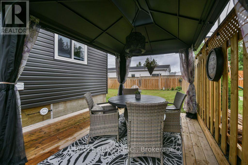 44 HOMESTEAD DRIVE - 29