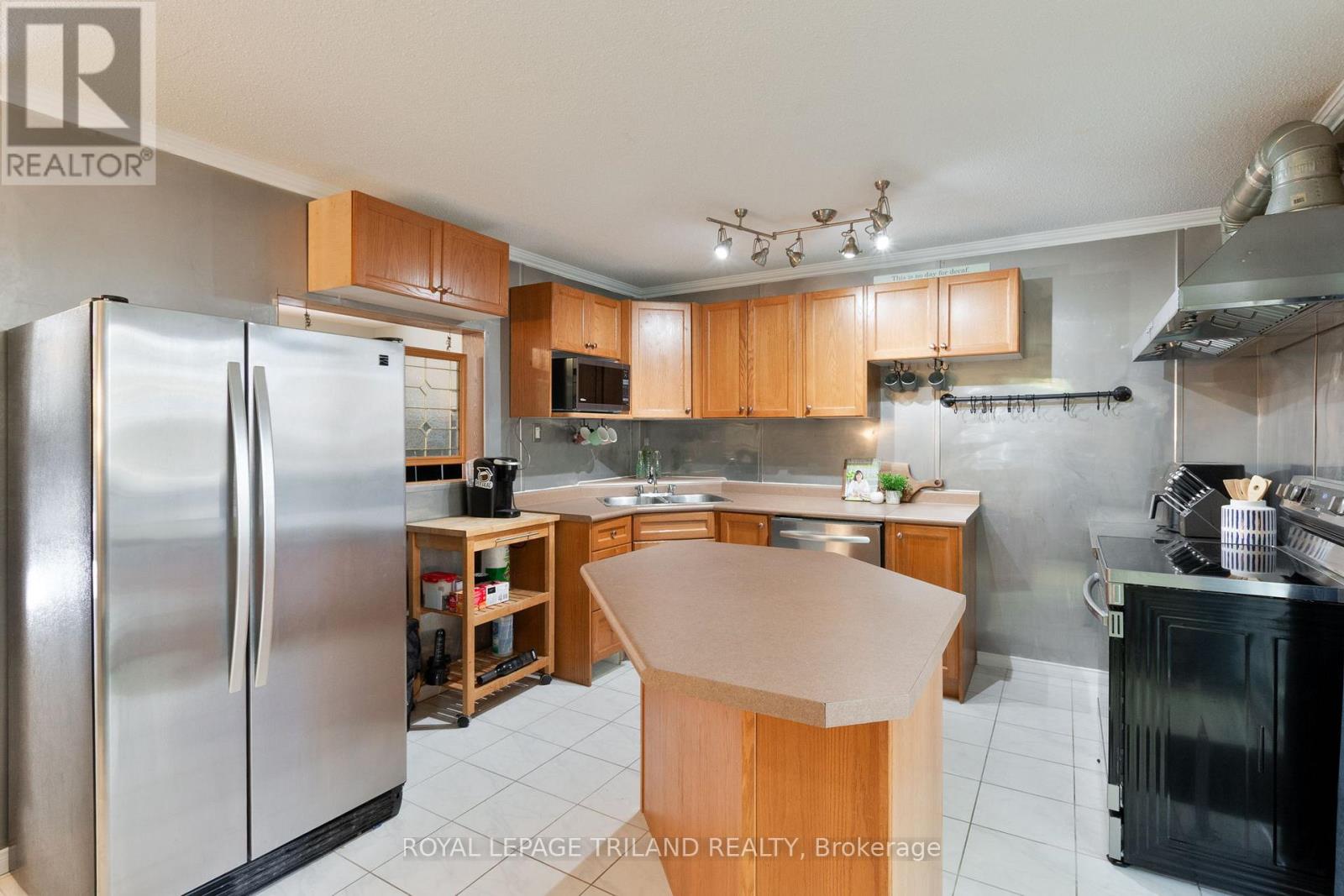 #149 1247 HURON STREET - Image 13