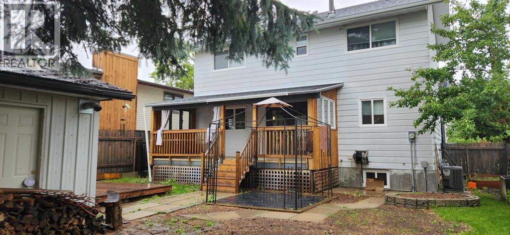 526 33 Street S - 42