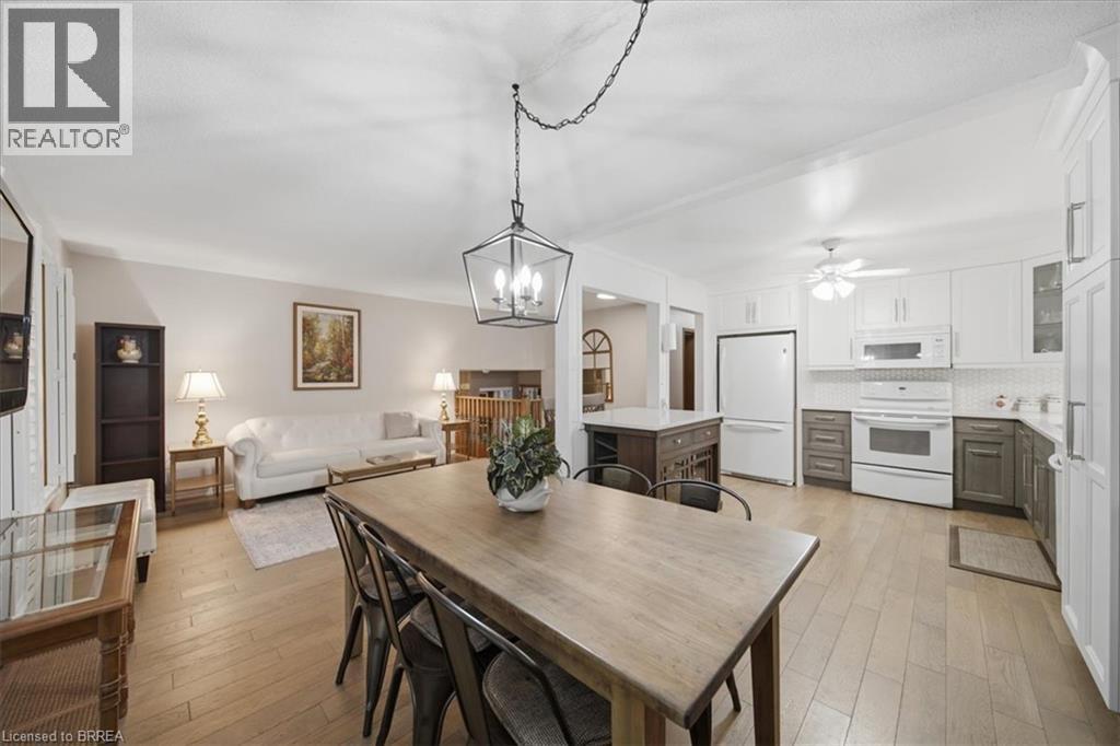 76 ENFIELD Crescent - 11
