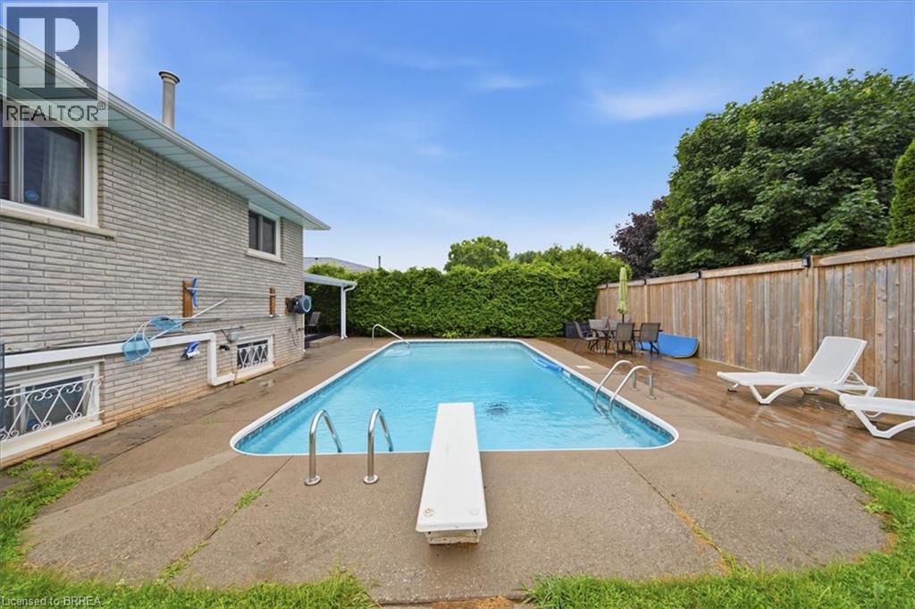 76 ENFIELD Crescent - 34