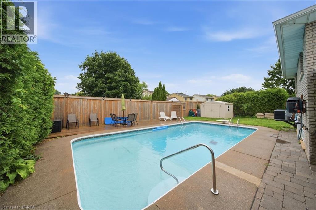 76 ENFIELD Crescent - 32