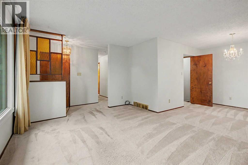 163 Lake Sylvan Close SE - Image 5